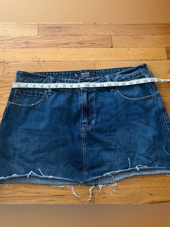 Hollister Denim Mini Skirt Distressed Raw Hem Mid Rise Size 14 W32 - Picture 3 of 6